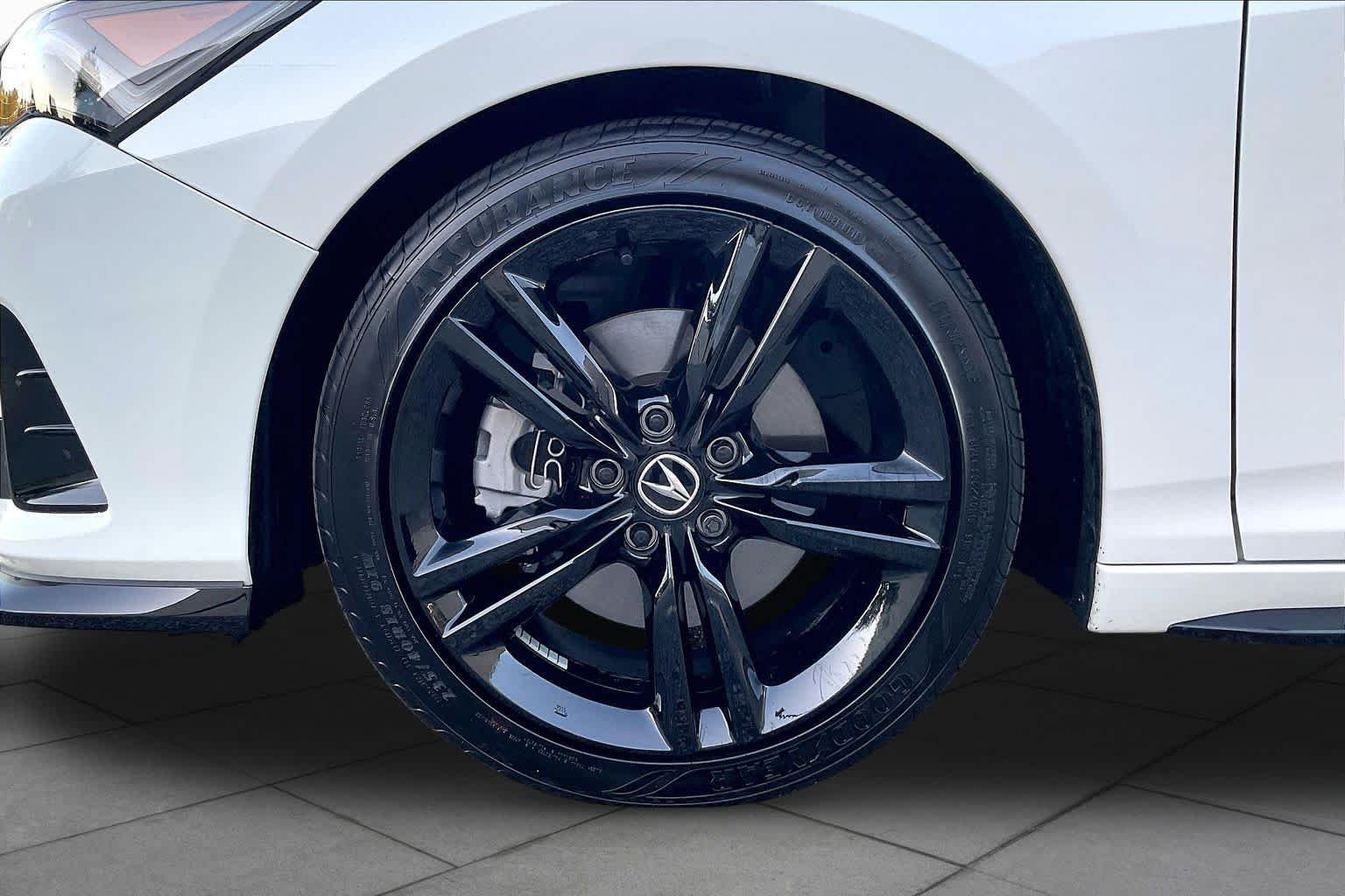 Certified Used 2026 Platinum White Pearl Acura FWD A-Spec with Technology image 11