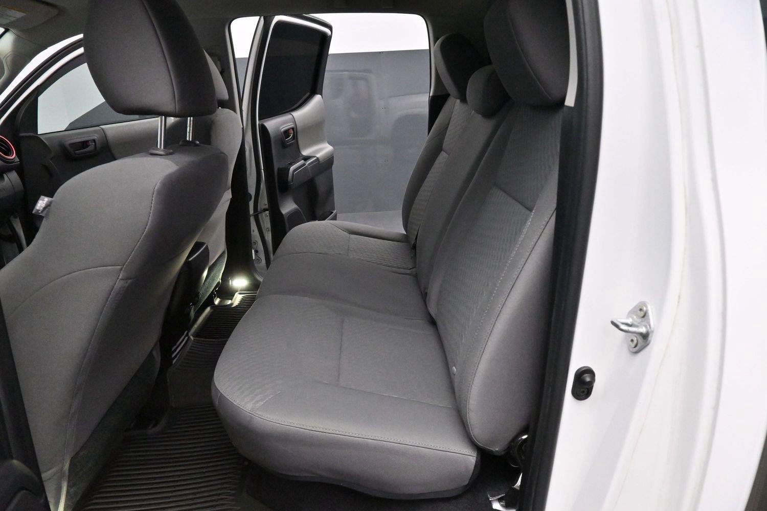 Used 2022 White Toyota SR V6 image 28