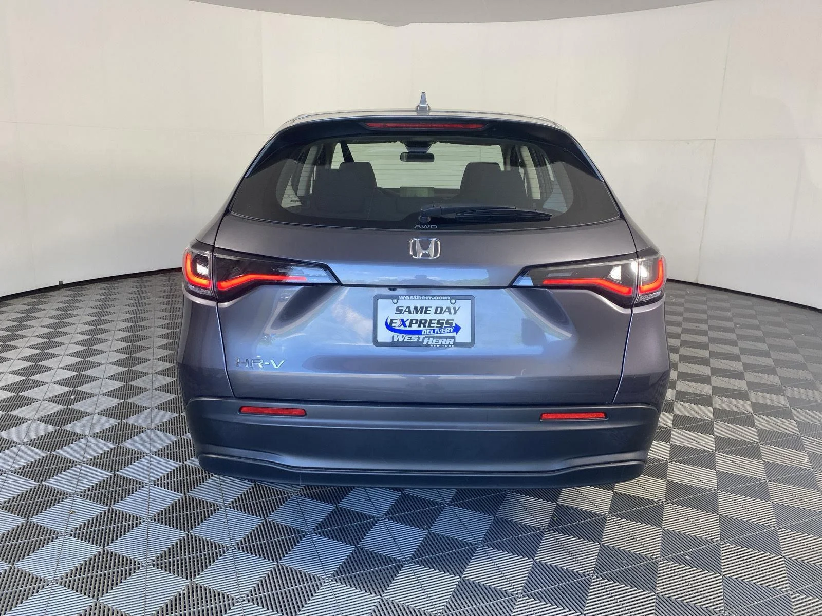 Used 2023 Modern Steel Metallic Honda LX image 7