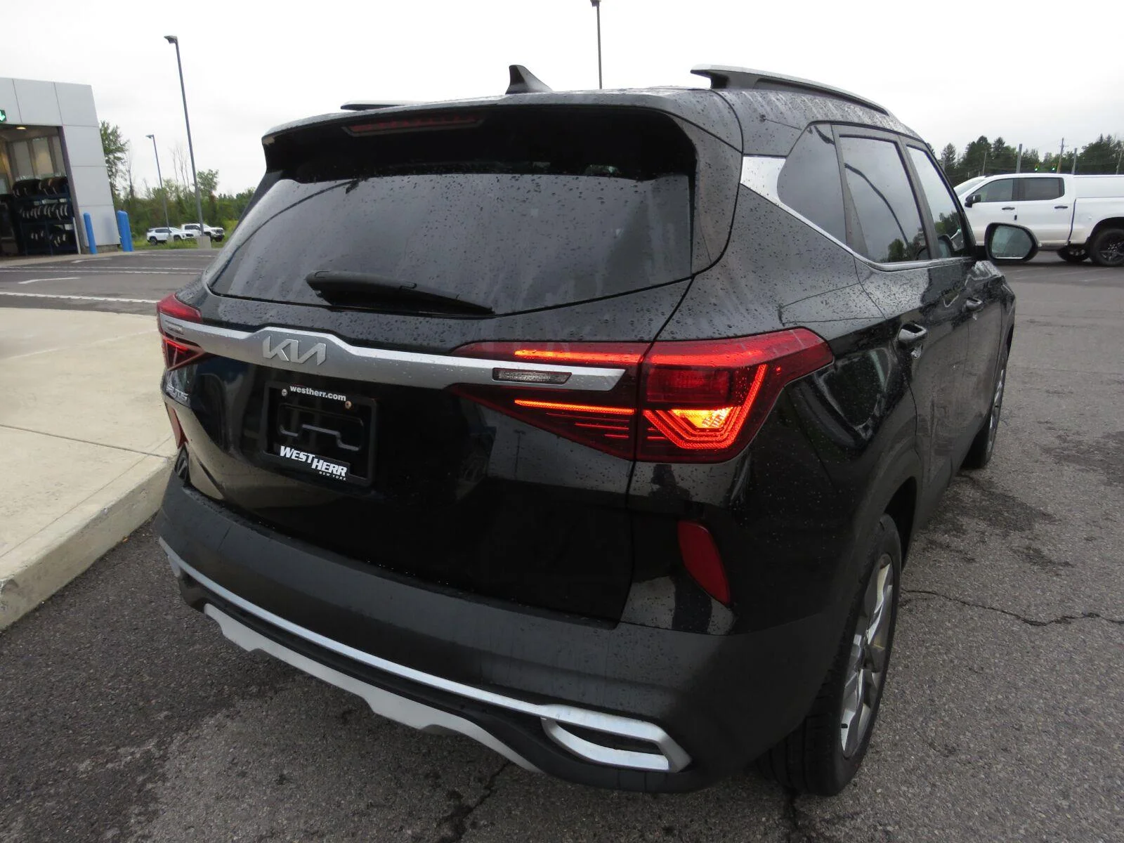 Used 2022 Cherry Black Kia S image 8