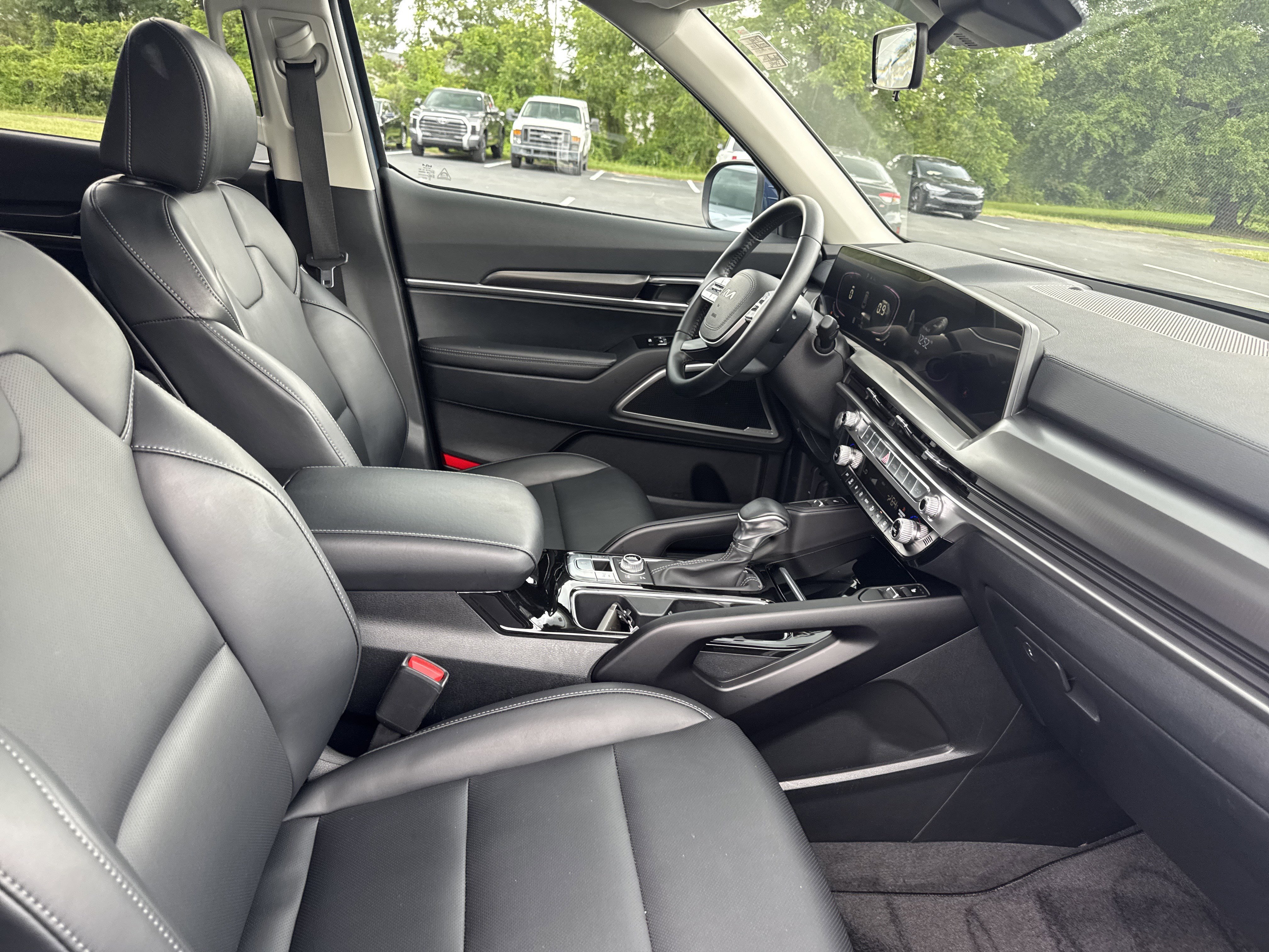 Used 2025 Midnight Lake Blue Kia S image 38