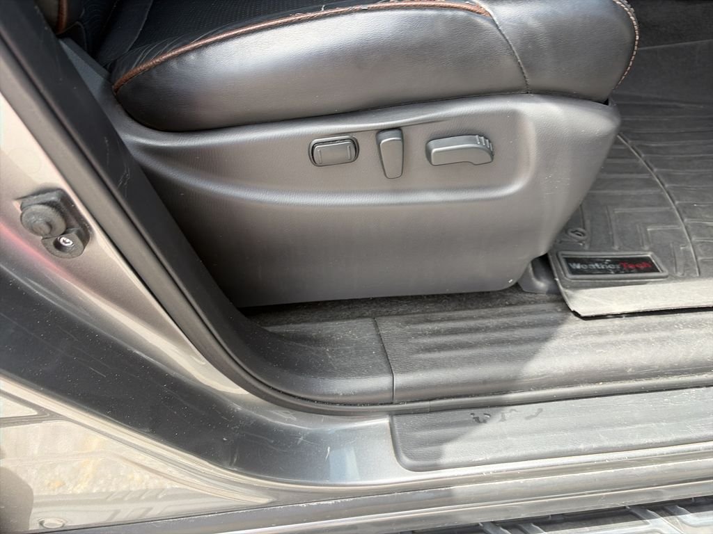 Used 2020 Gray Nissan SL image 38