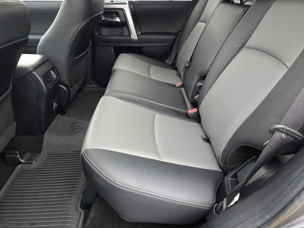 Used 2020 Magnetic Gray Metallic Toyota SR5 Premium image 31