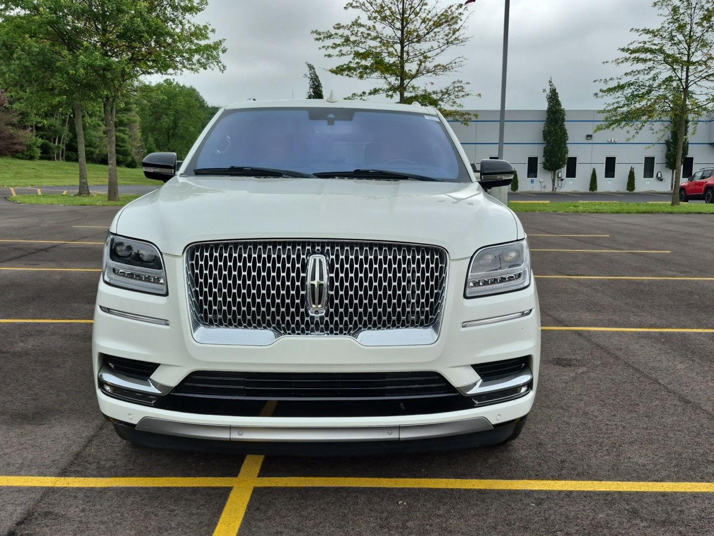 Used 2020 Pristine White Lincoln Reserve image 2