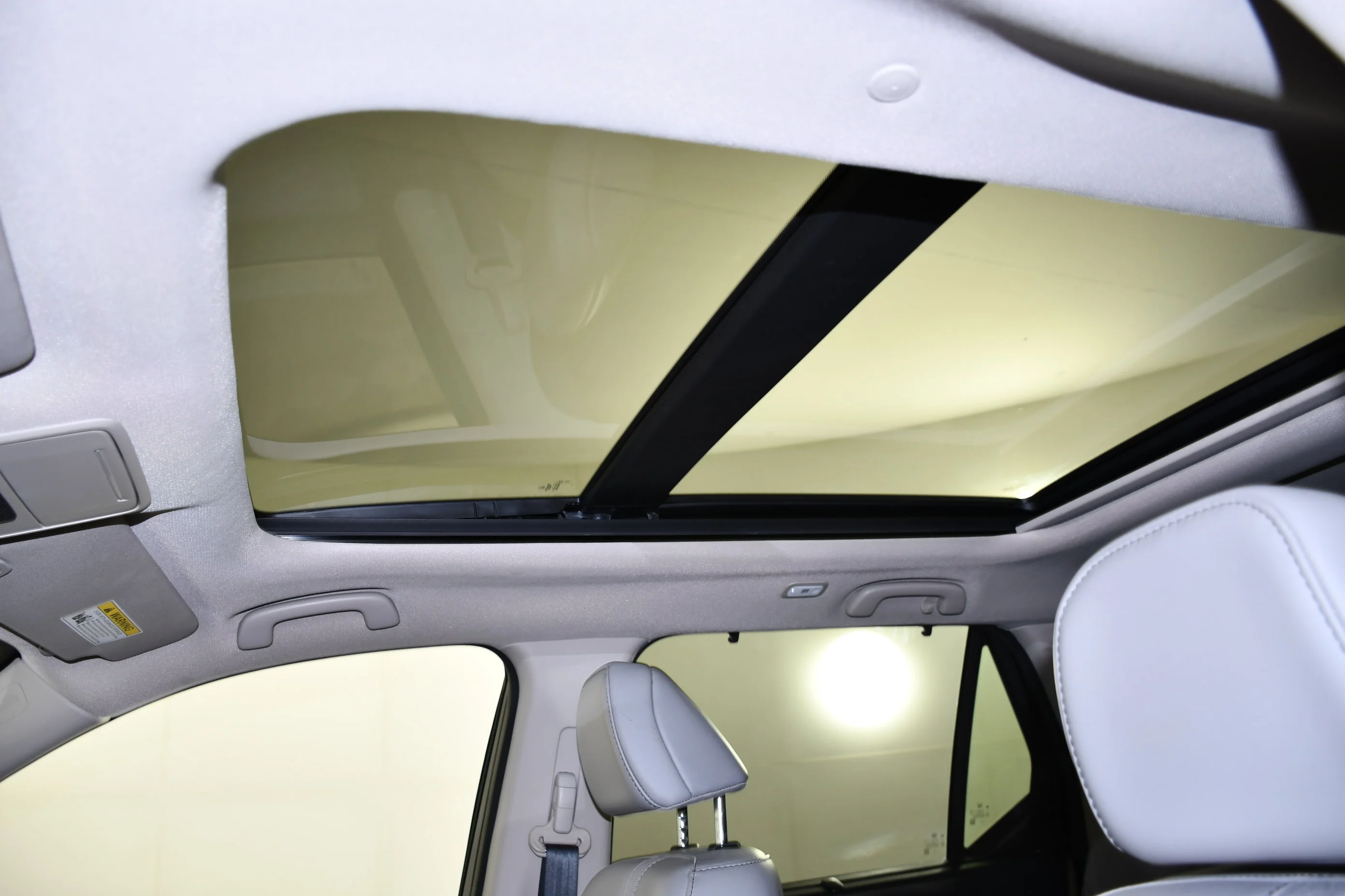 Used 2025 Obsidian Blue Pearl Honda Touring image 39