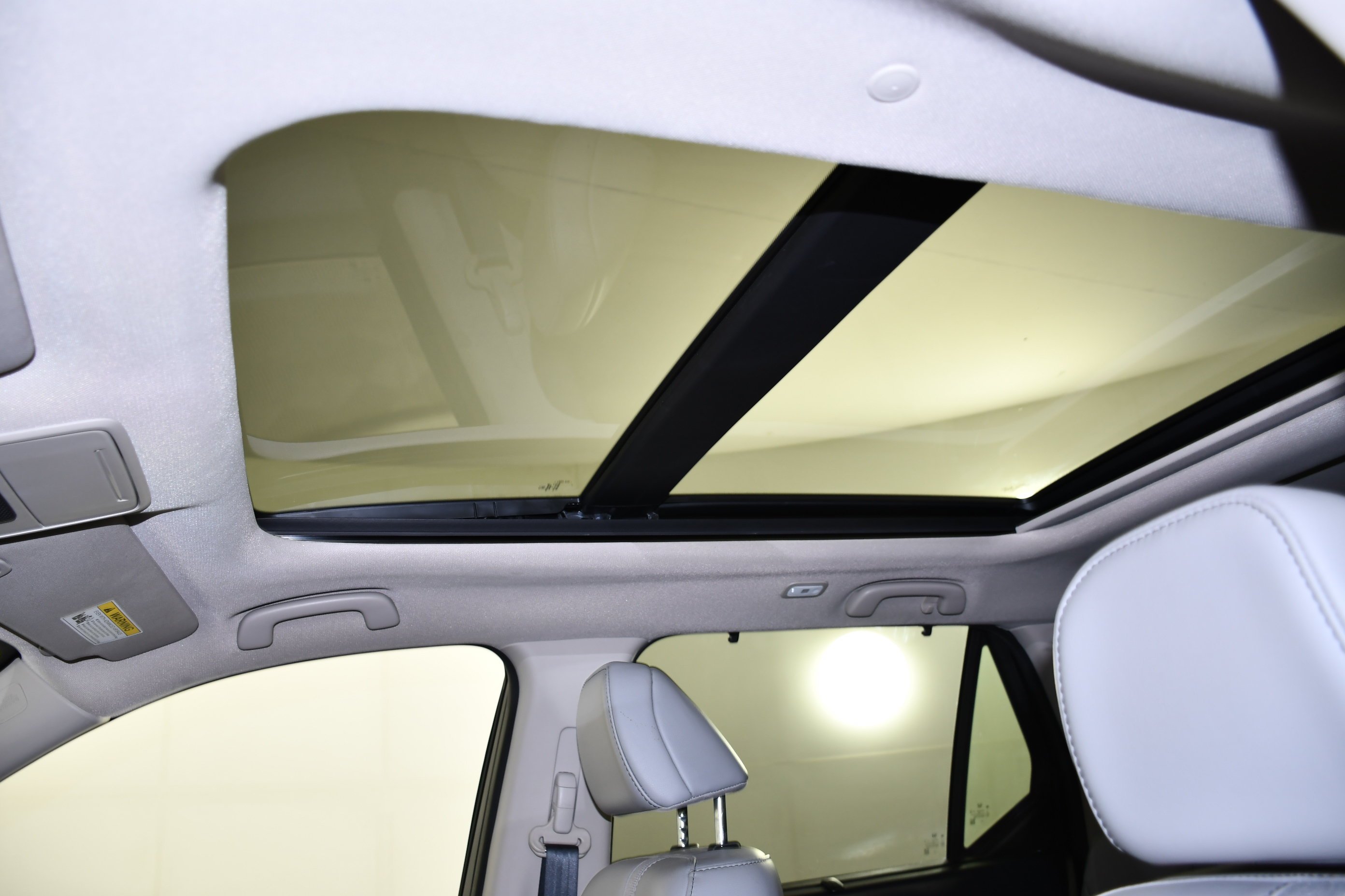 Used 2025 Obsidian Blue Pearl Honda Touring image 39