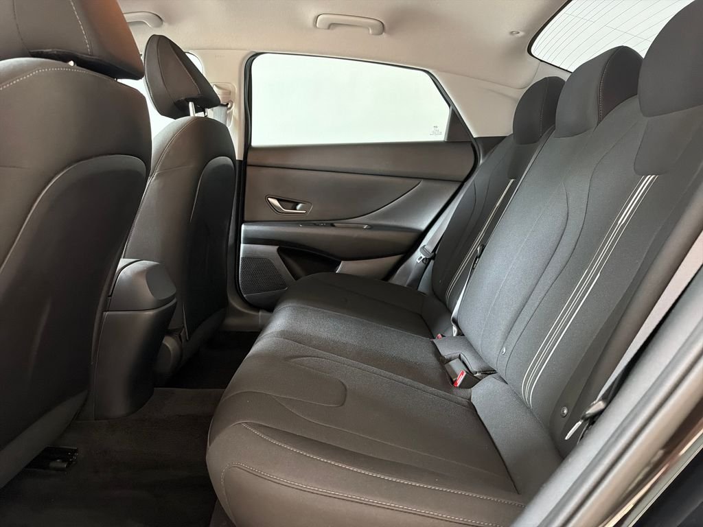 Used 2022 Black Hyundai SEL image 30