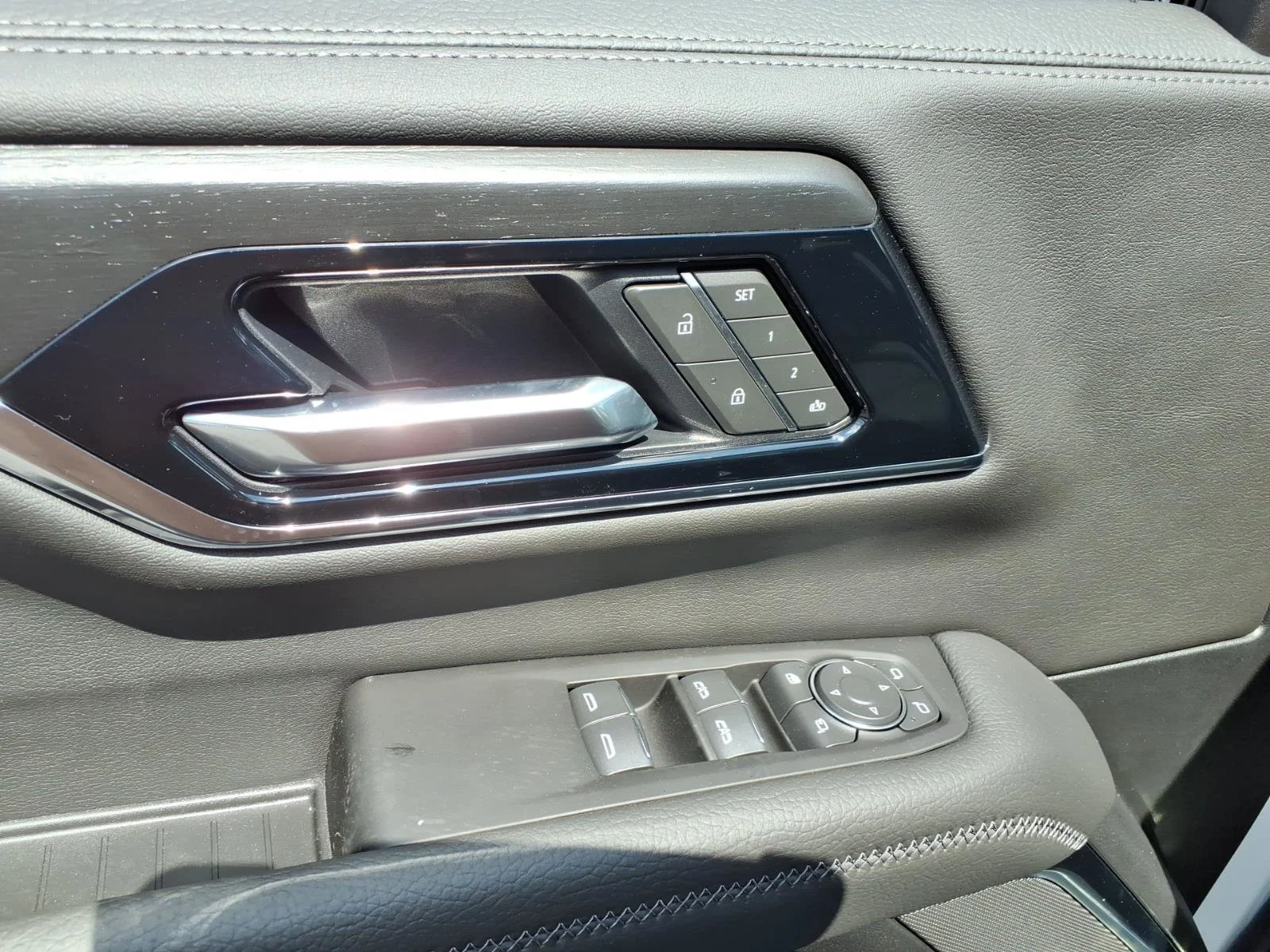 2026 GMC Yukon XL Denali - Photo 15