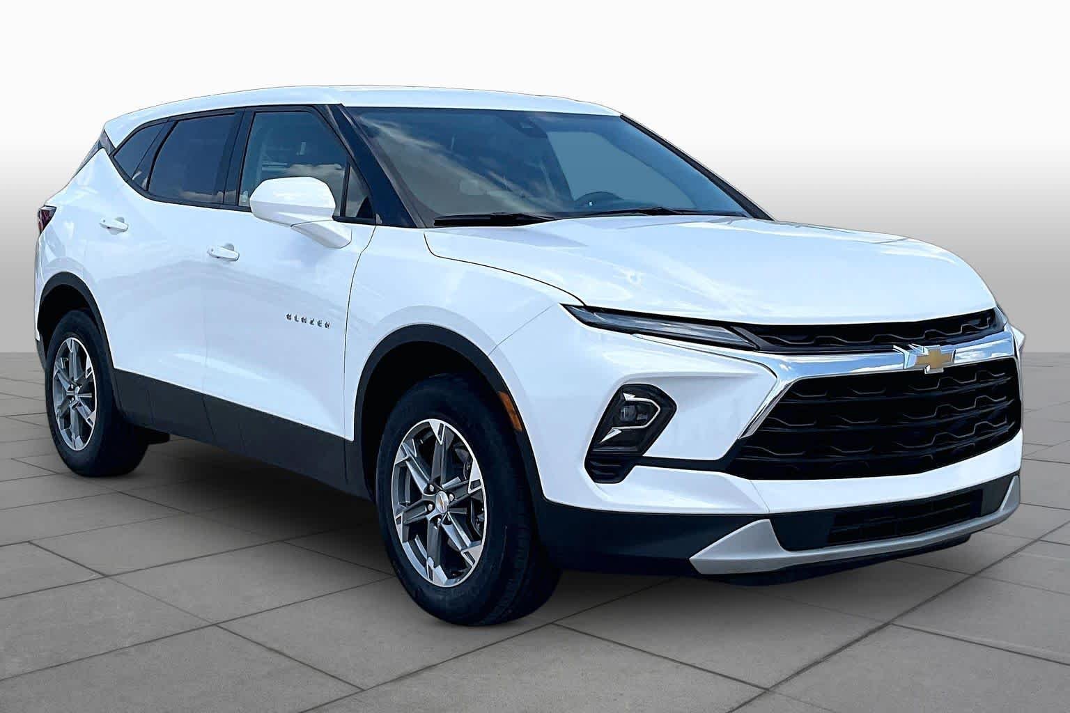 Certified Used 2025 Summit White Chevrolet 2LT image 3
