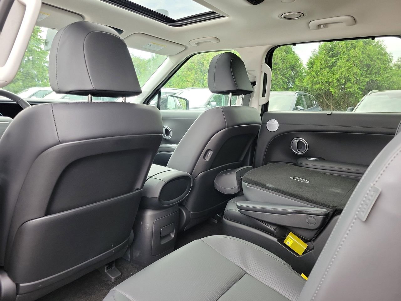 New 2026 Abyss Black Pearl Hyundai SEL Premium 7P image 14