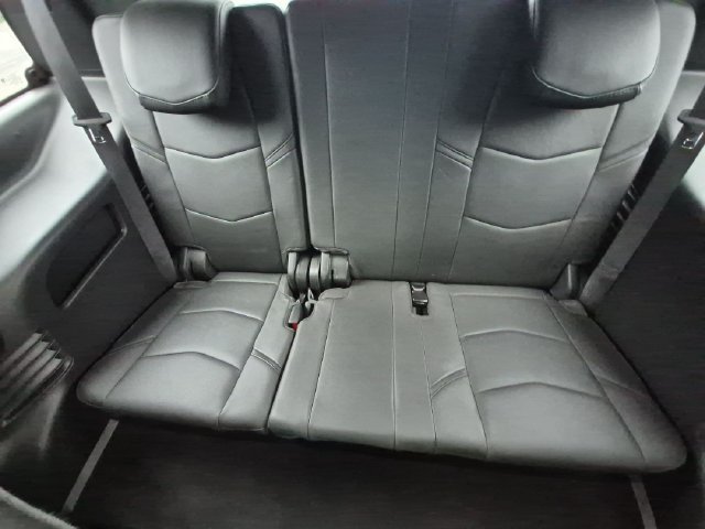 Used 2018 CRYSTAL WHITE TRICOAT Cadillac Platinum image 28