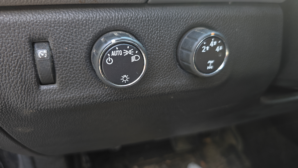 Used 2016 Gray Chevrolet Work Truck image 13
