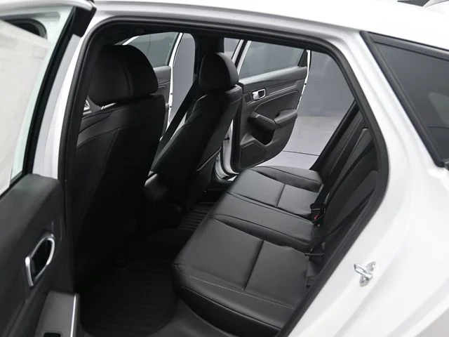 Used 2026 Platinum White Pearl Acura FWD A-Spec image 12