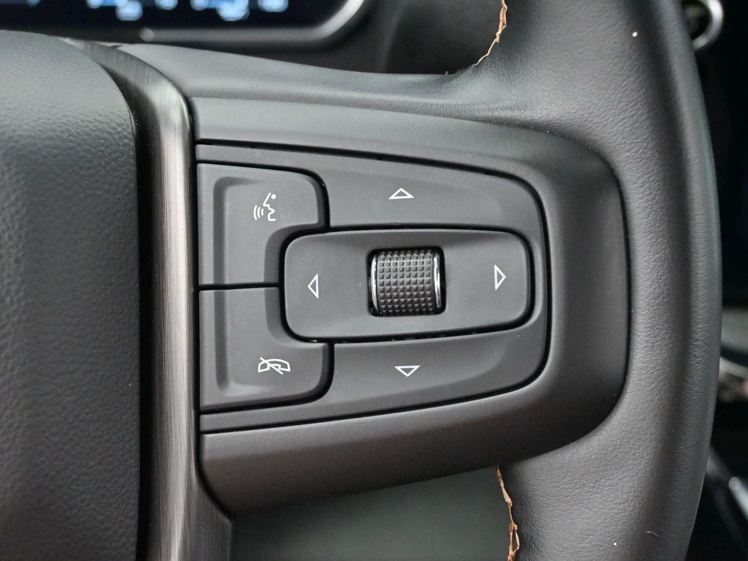 Used 2024 Summit White GMC AT4 image 18