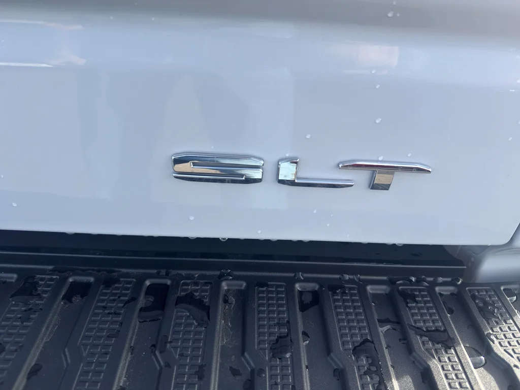 New 2026 Glacier White Tricoat GMC SLT image 9
