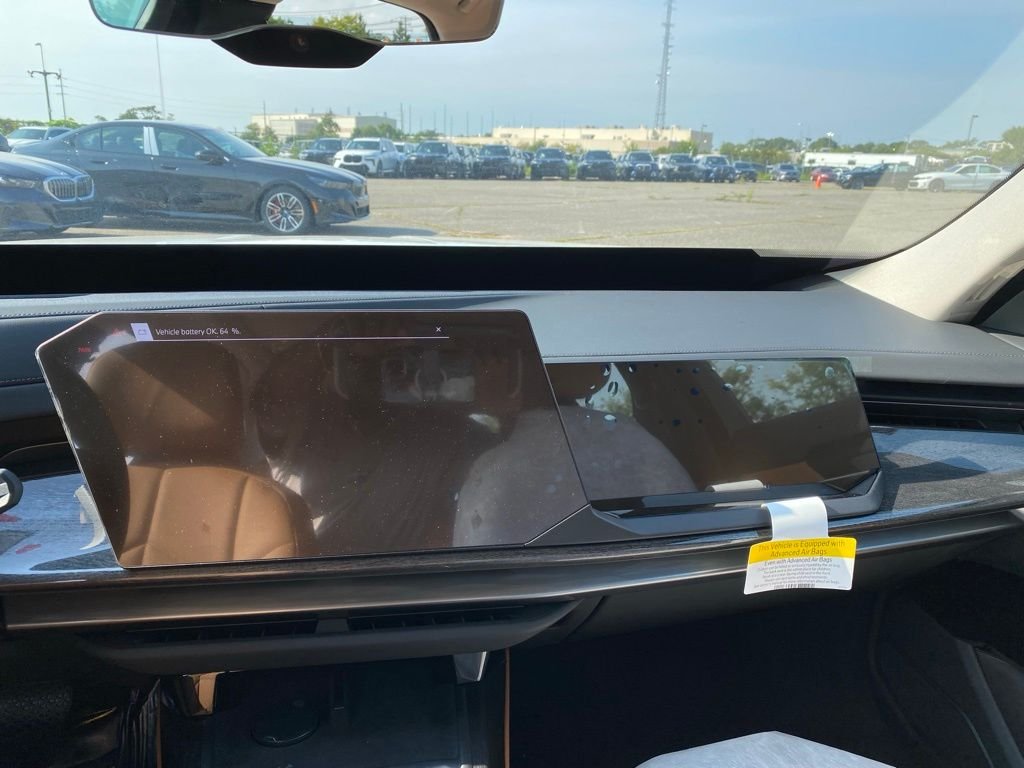 New 2027 Mineral White Metallic BMW 740i xDrive image 11