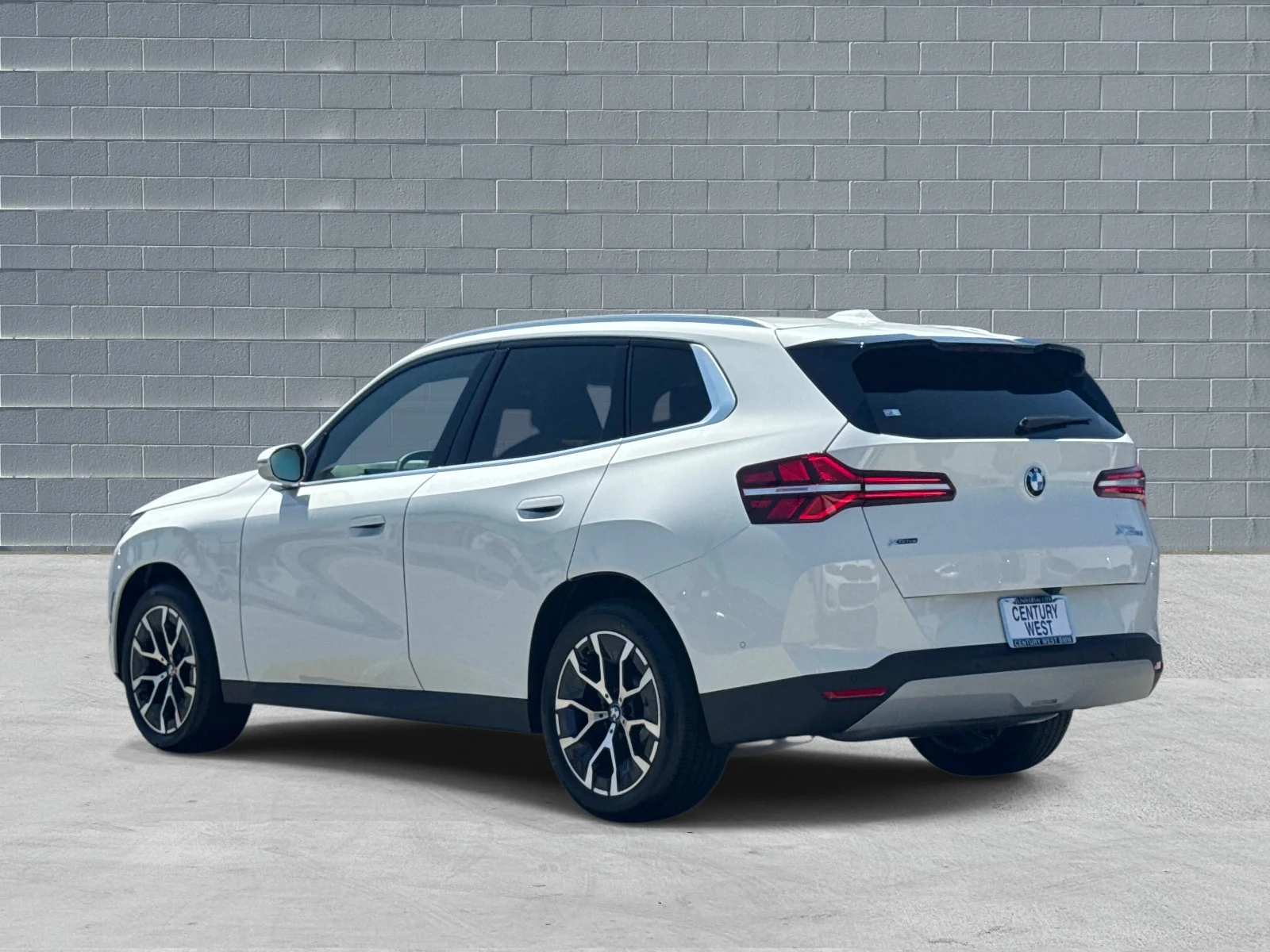 Used 2026 Alpine White BMW 30 xDrive Sports Activity Vehicle image 3