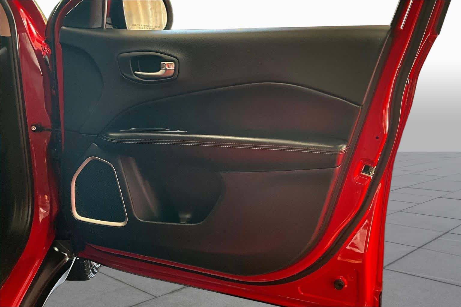 Used 2018 Redline Pearlcoat Jeep Latitude image 23