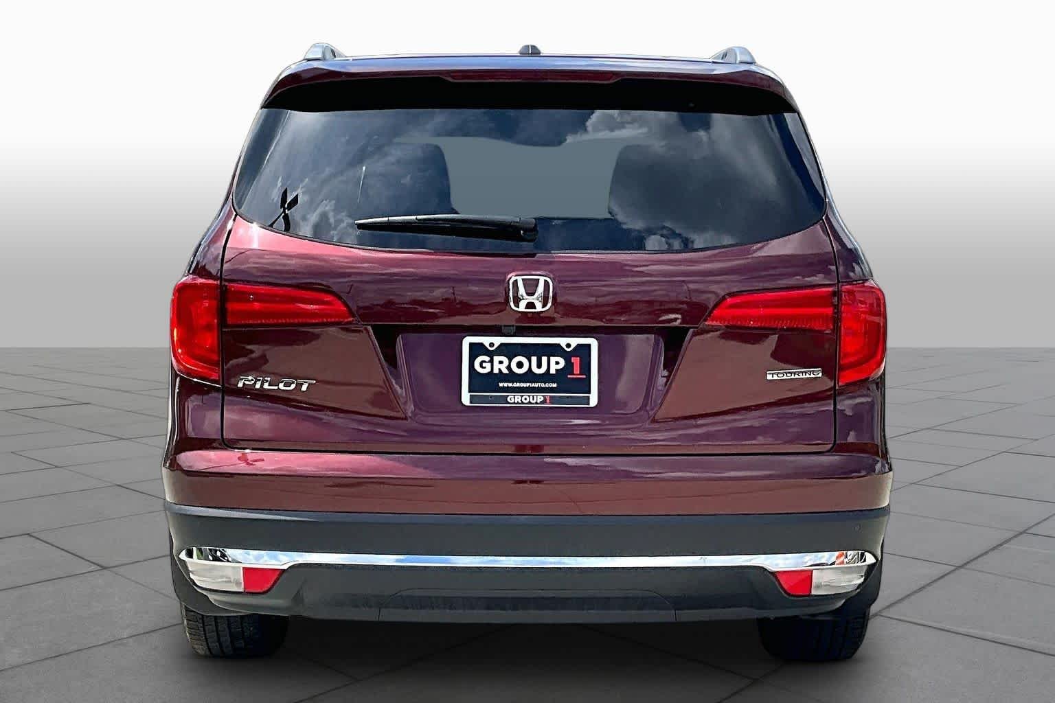 Used 2018 Deep Scarlet Pearl Honda Touring image 5