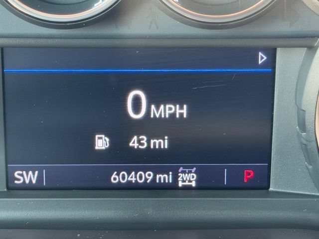 Used 2020 SUMMIT WHITE Chevrolet RST image 22