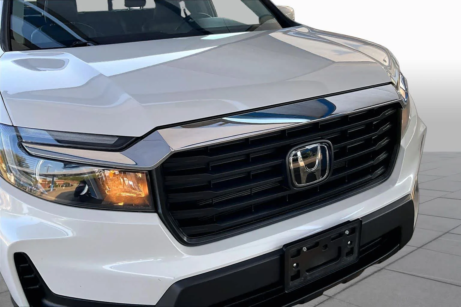 Certified Used 2022 Platinum White Pearl Honda RTL image 30