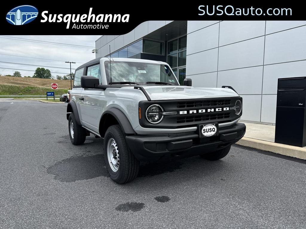 Avalanche Gray 2026 Ford Bronco SUV / Crossover Four-Wheel Drive 7-Speed Manual