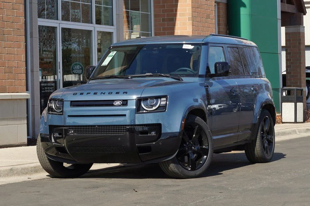 2026 Land Rover Defender 110 X-Dynamic SE P400's photo
