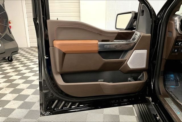Used 2025 Agate Black Metallic Ford King Ranch image 22