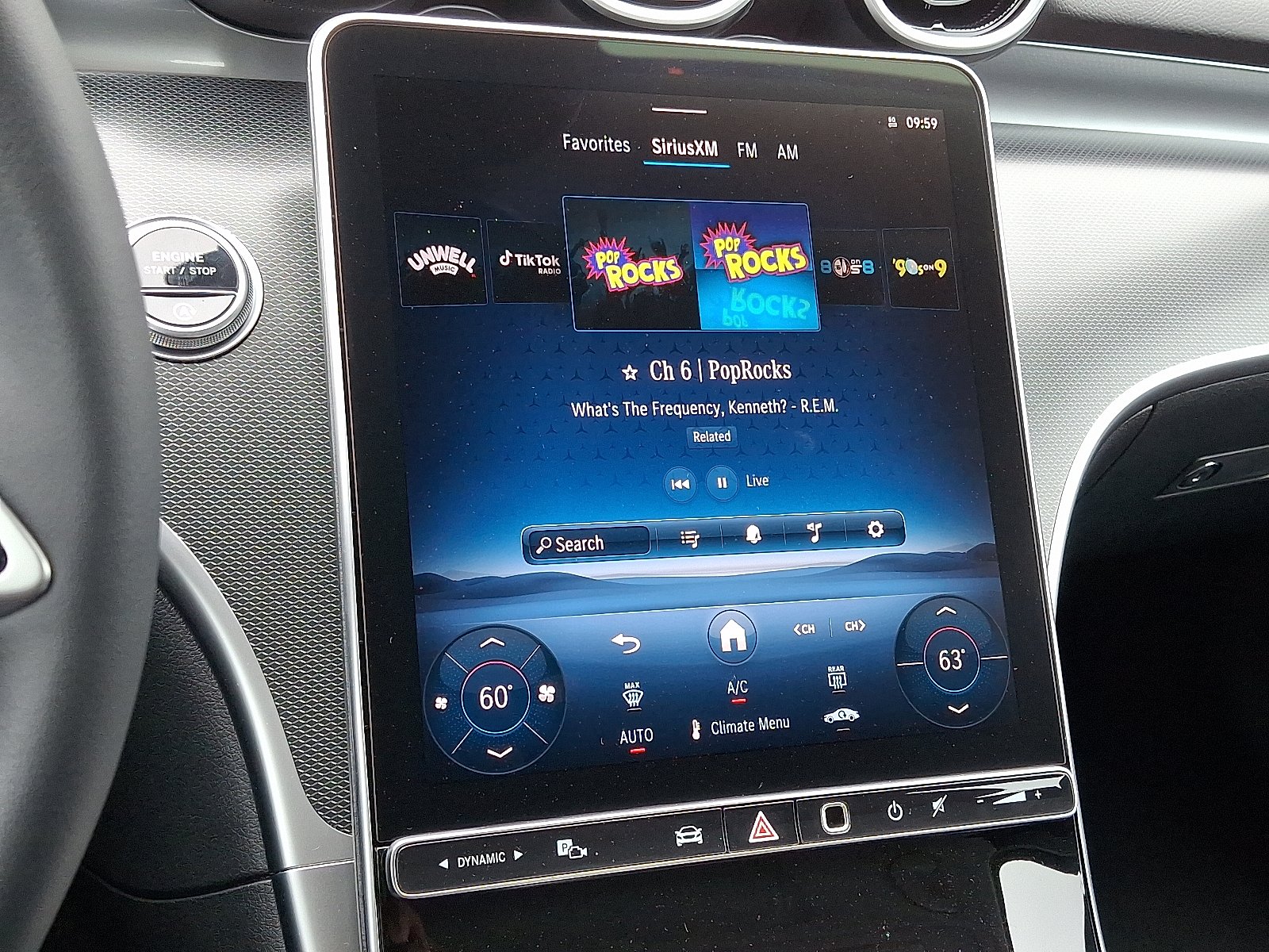 2025 Mercedes-Benz C-Class Sedan C 300 - Photo 16