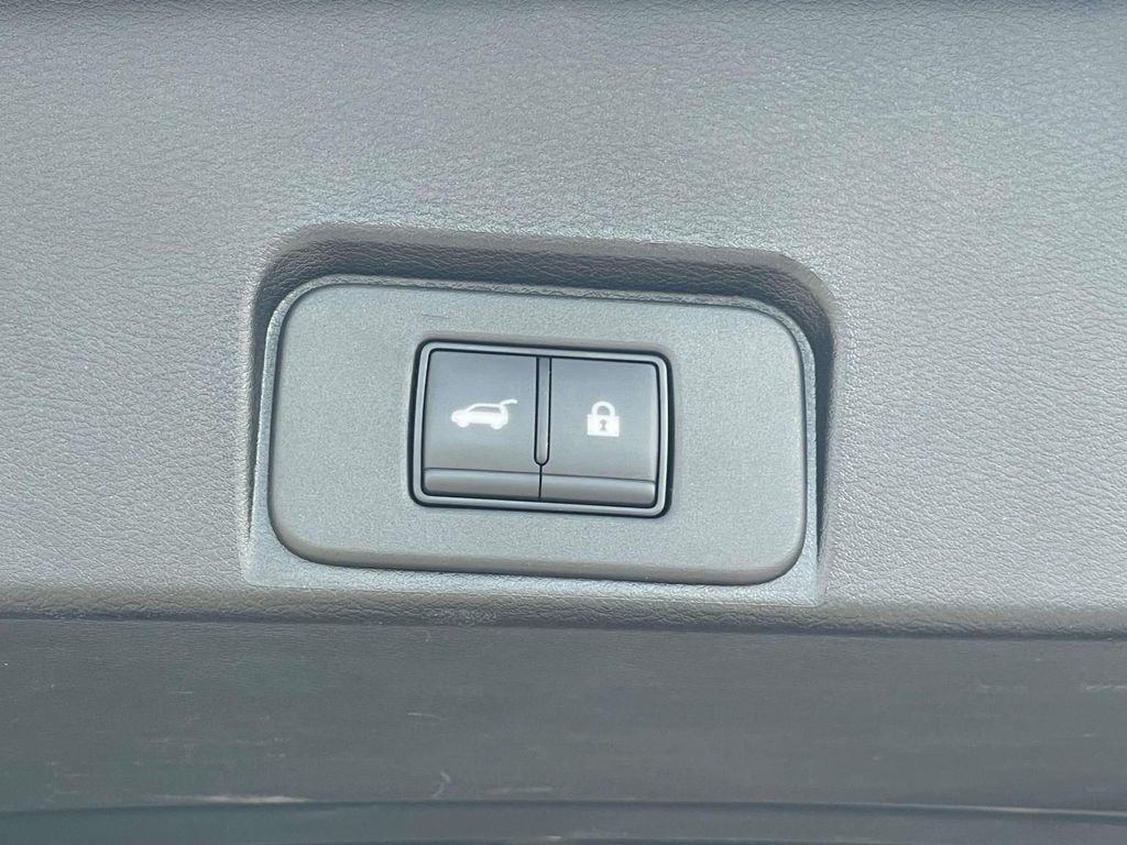 2025 Nissan Rogue SV - Photo 9
