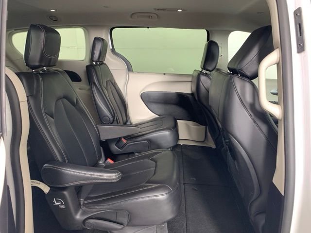 Used 2024 White Chrysler Touring L image 23