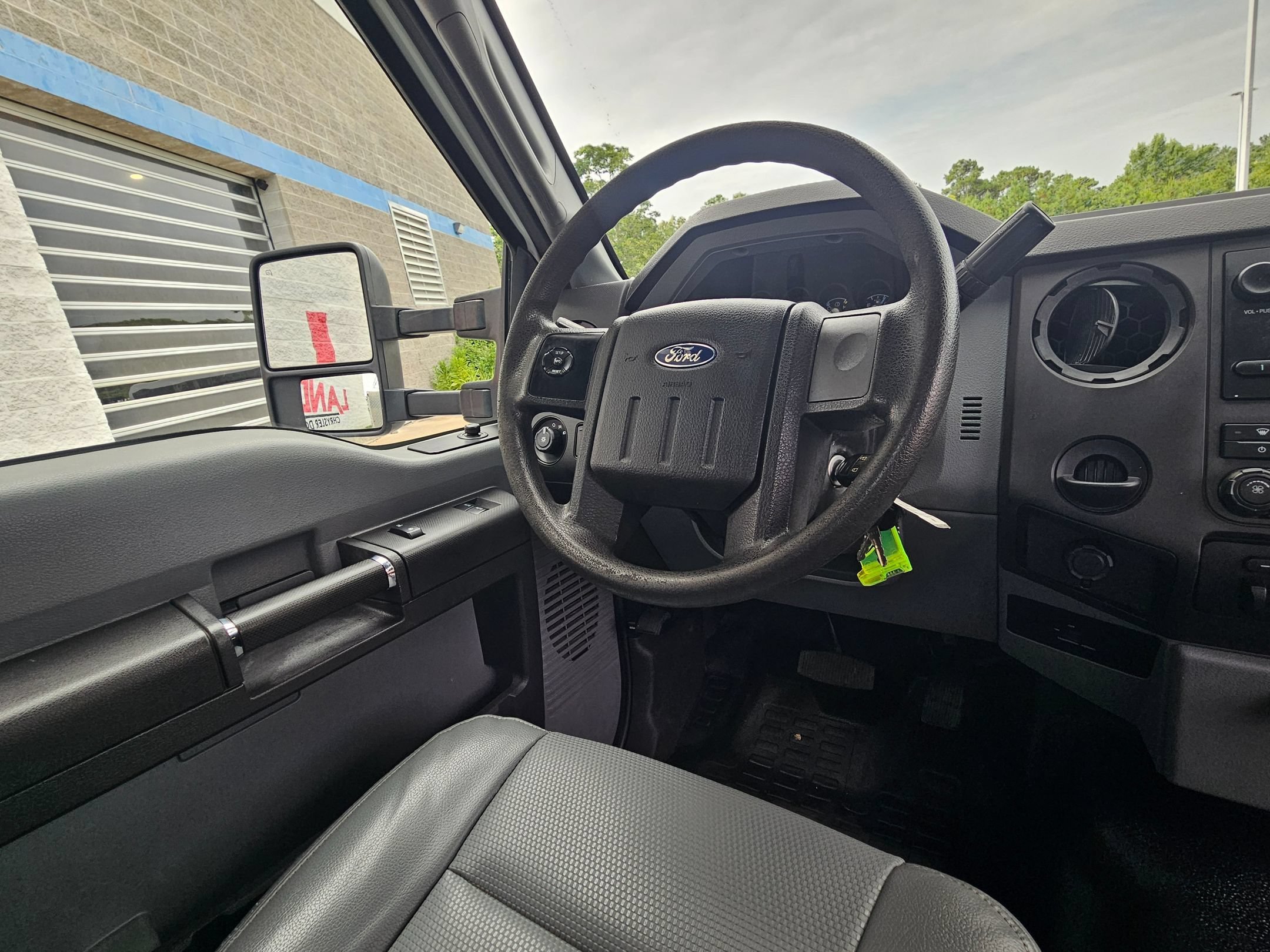 Used 2015 Oxford White Ford XL image 9