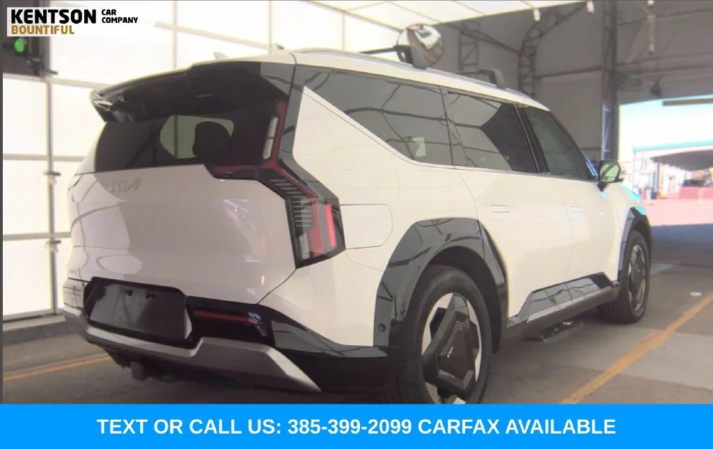 Used 2024 White Kia Land image 3