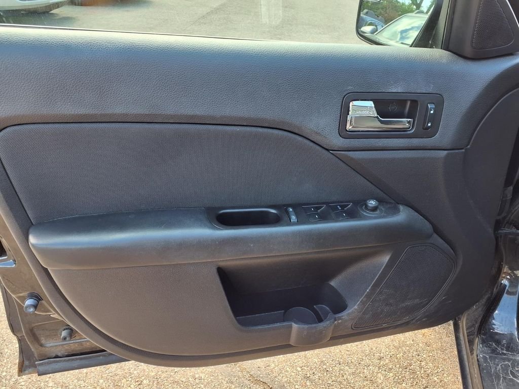 Used 2012 Black Ford SE image 11