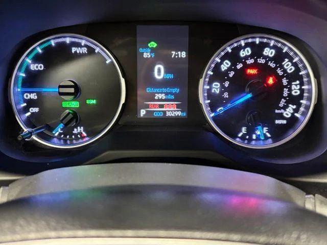 Used 2021 MAGNETIC GRAY MET. Toyota  image 13