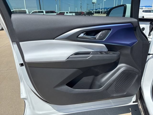 New 2026 Summit White Chevrolet LT image 12