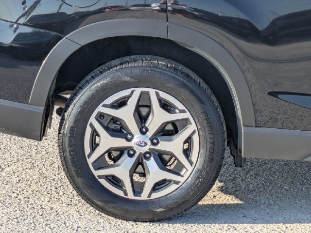 Used 2020 Black Subaru Premium image 12