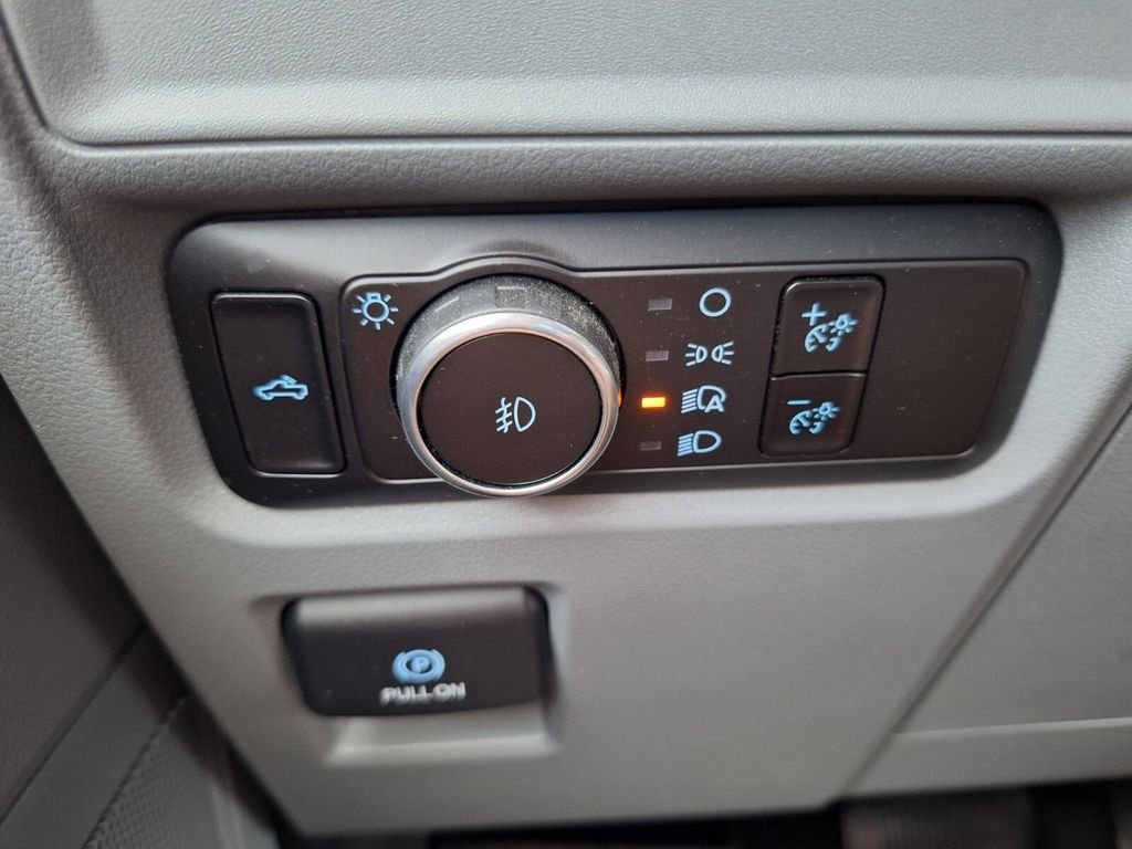 Used 2023 Blue Ford XLT image 12