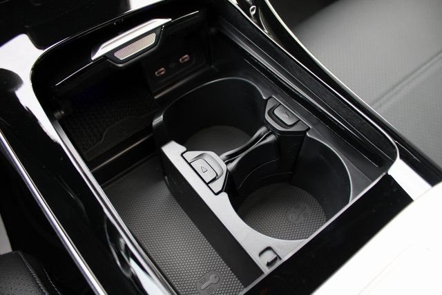 2025 Mercedes-Benz C-Class Sedan C 300 - Photo 29