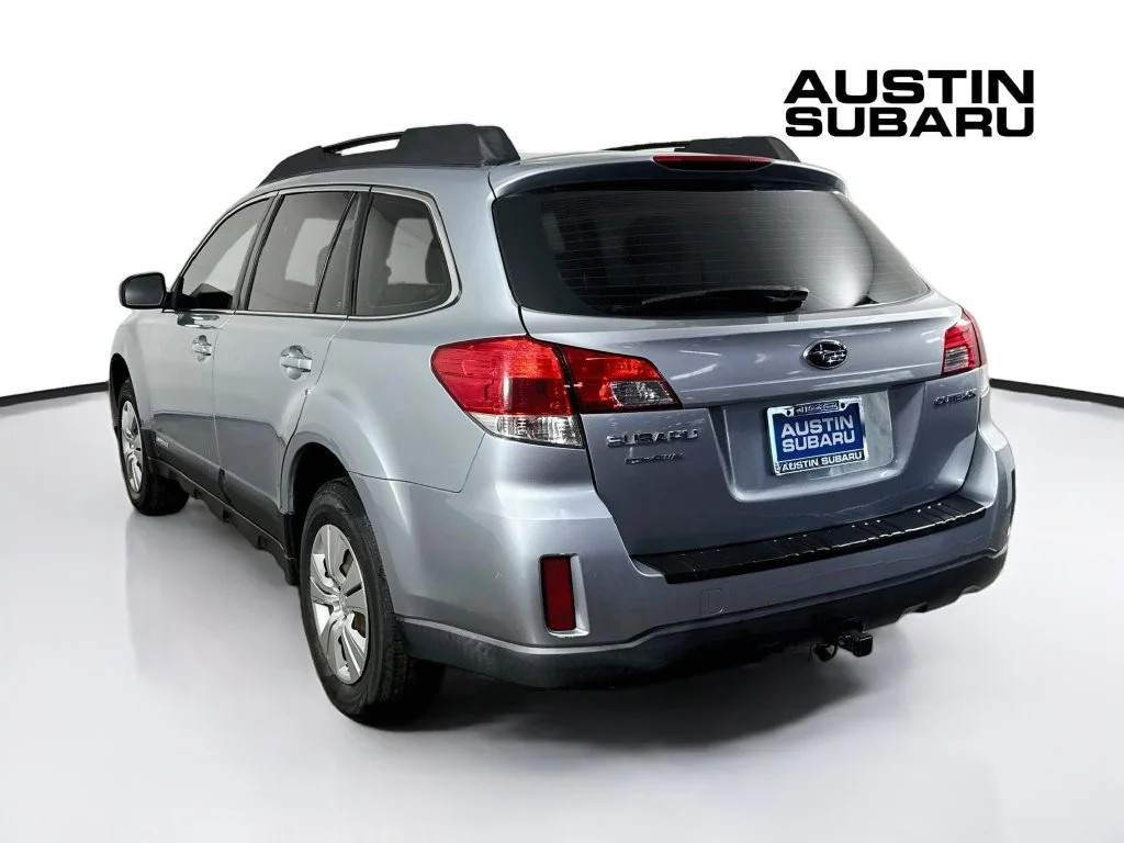Used 2013 Silver Subaru 2.5i image 5
