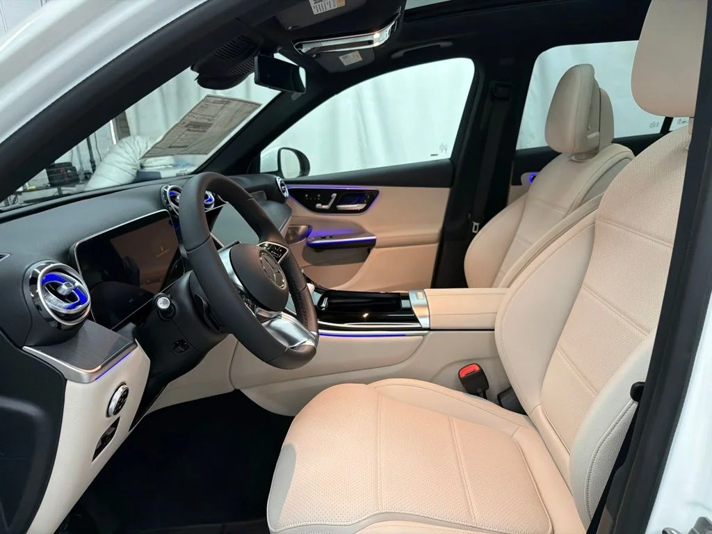 New 2027 White Mercedes-Benz GLC 300 image 13