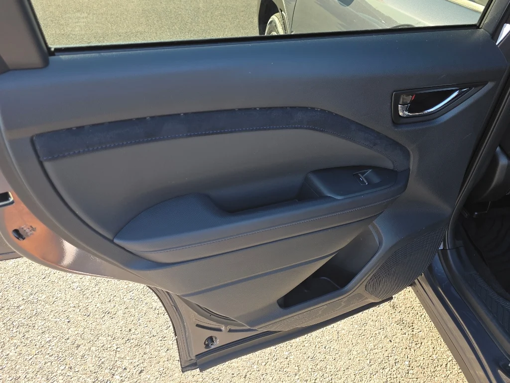 Used 2025 Magnetite Gray Metallic Subaru Limited image 31