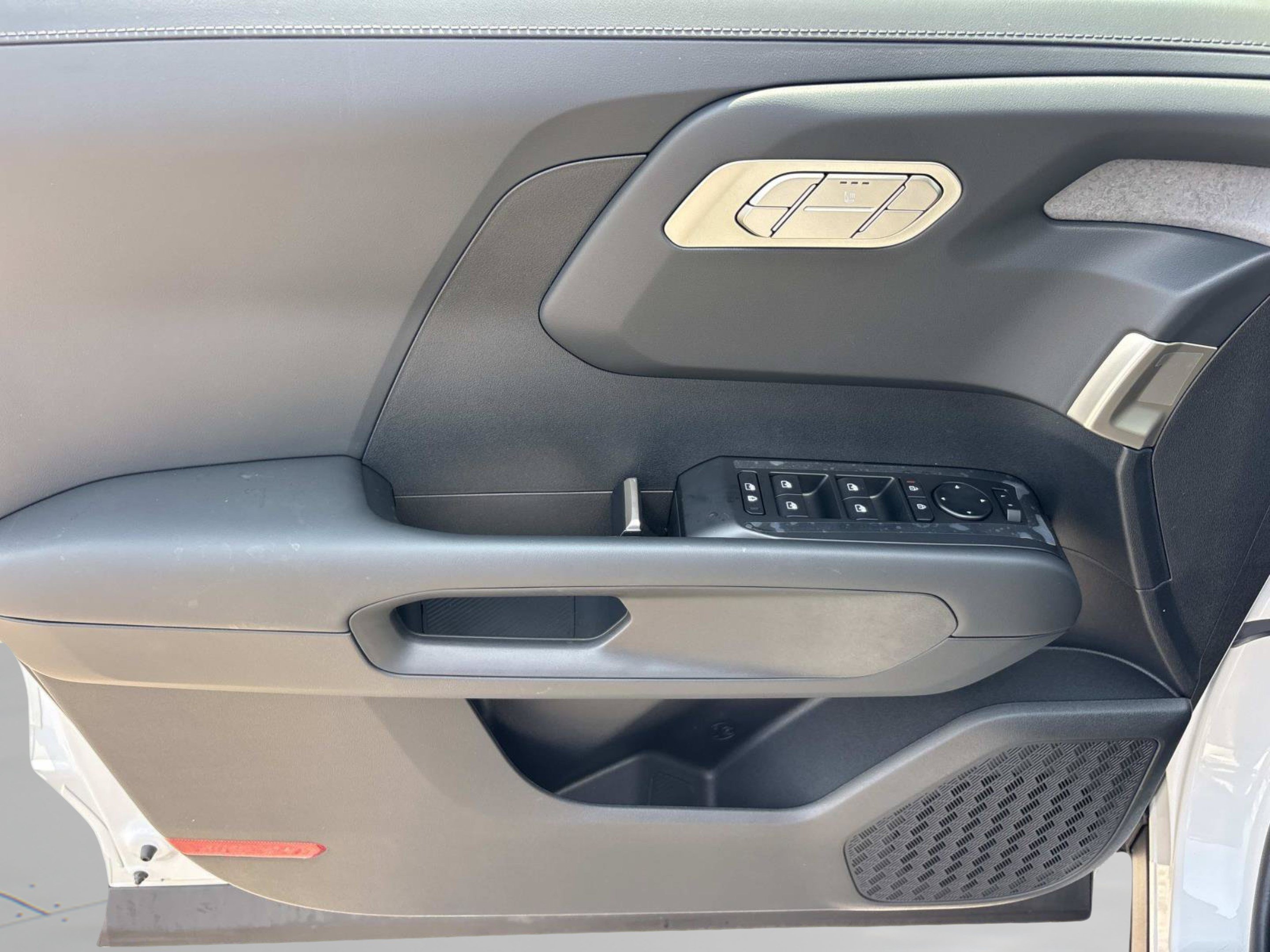 New 2027 Glacial White Pearl Kia S image 17