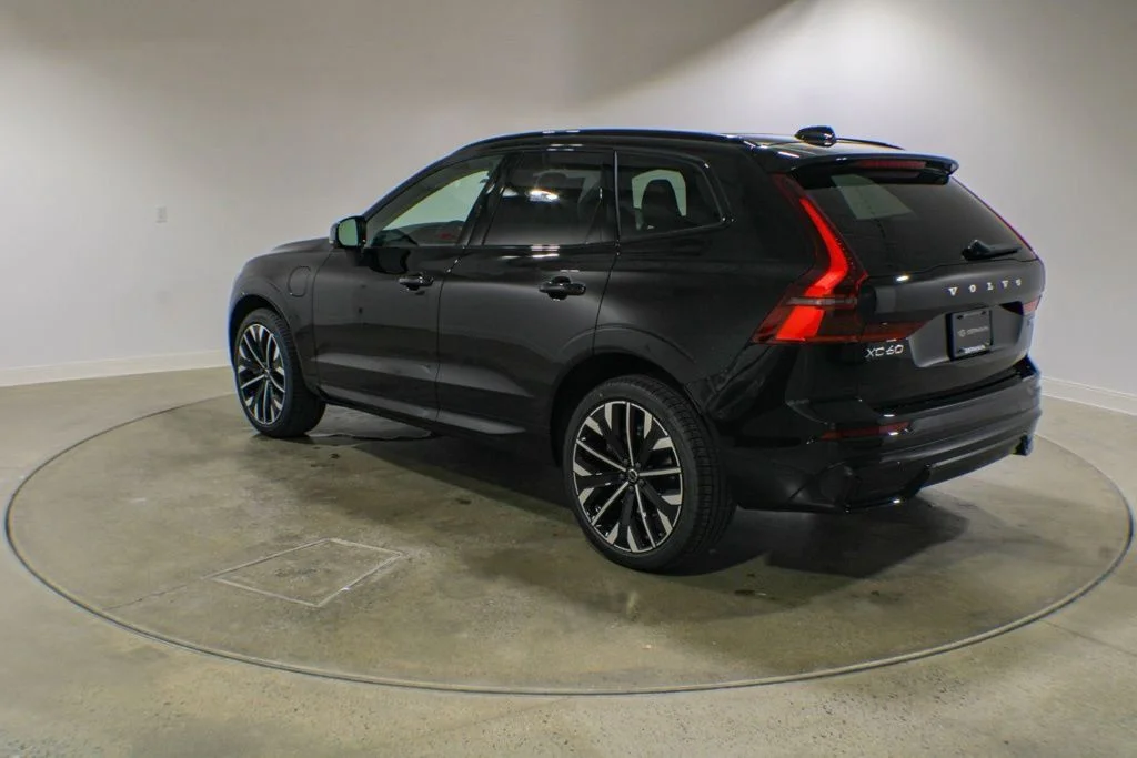 New 2026 Onyx Black Metallic Volvo T8 Ultra image 3