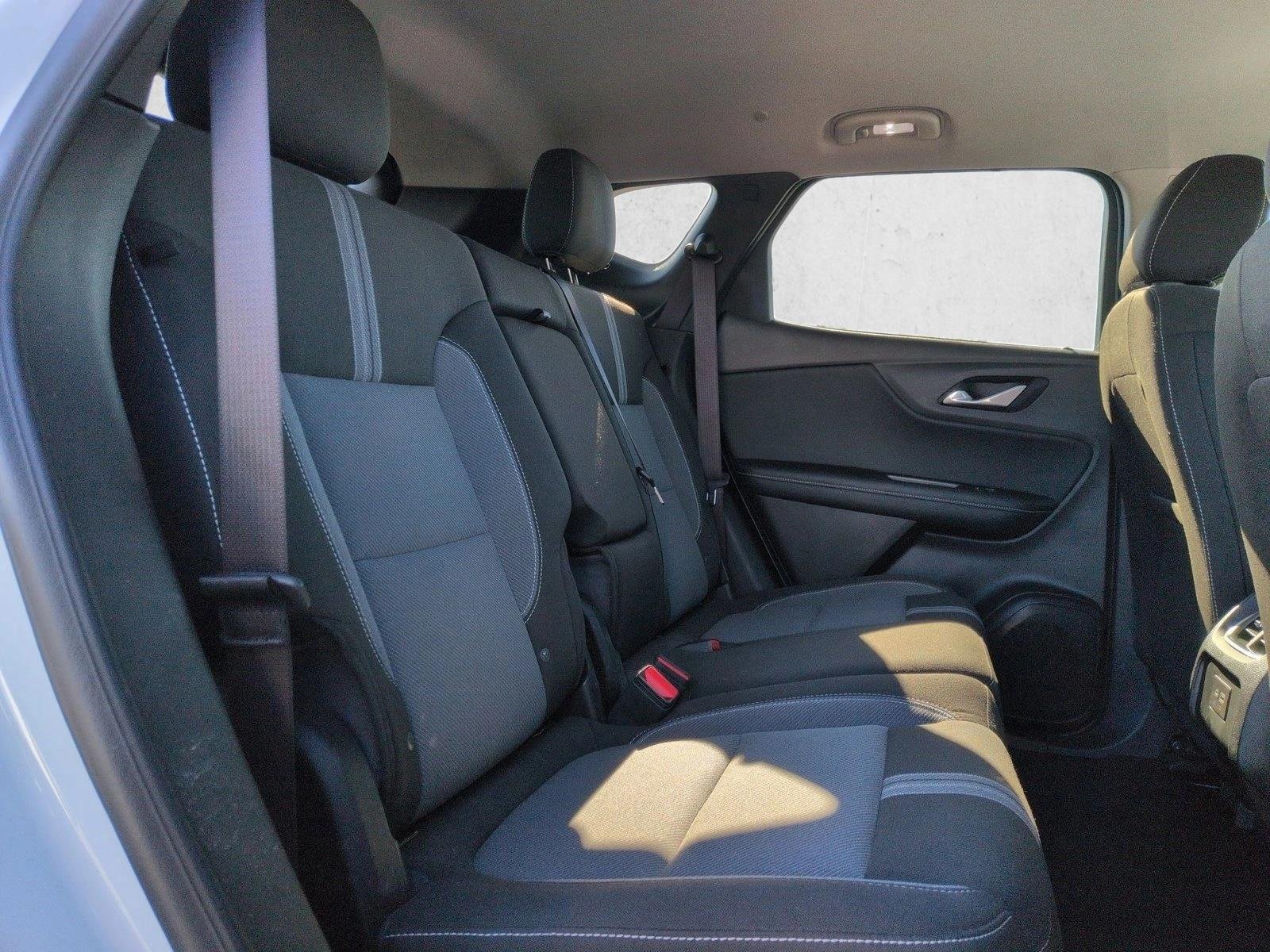 Used 2025 Summit White Chevrolet LT image 19