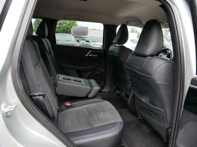 Certified Used 2025 Alloy Silver Metallic Mitsubishi SE image 9