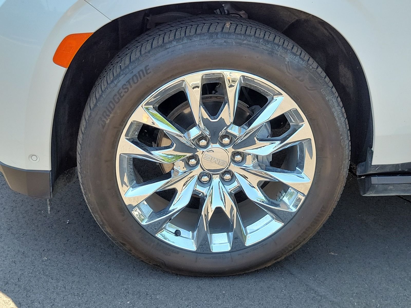 Used 2024 White GMC Denali image 6