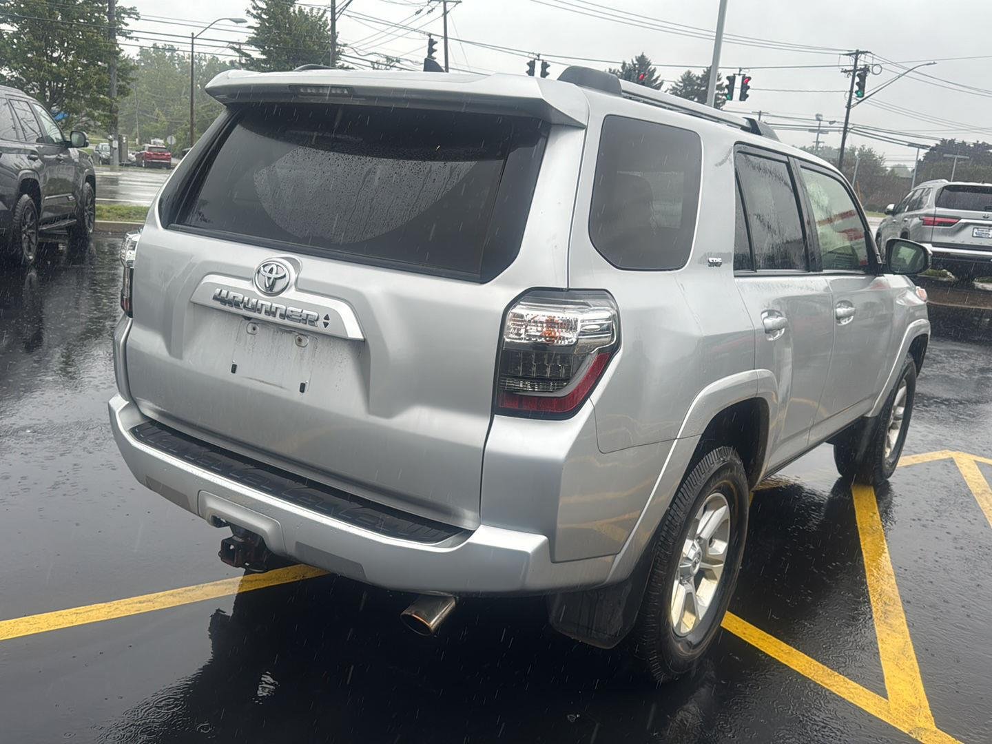 Used 2021 Classic Silver Metallic Toyota SR5 image 6