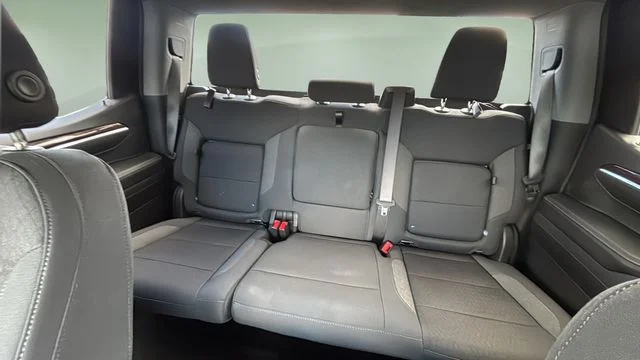 Used 2024 Silver GMC Elevation image 33
