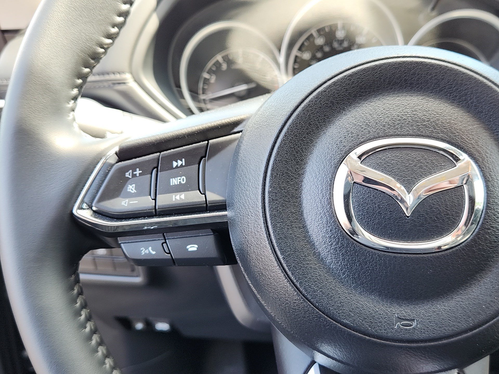 Used 2025 Deep Crystal Blue Mica Mazda 2.5 S Preferred Package image 19